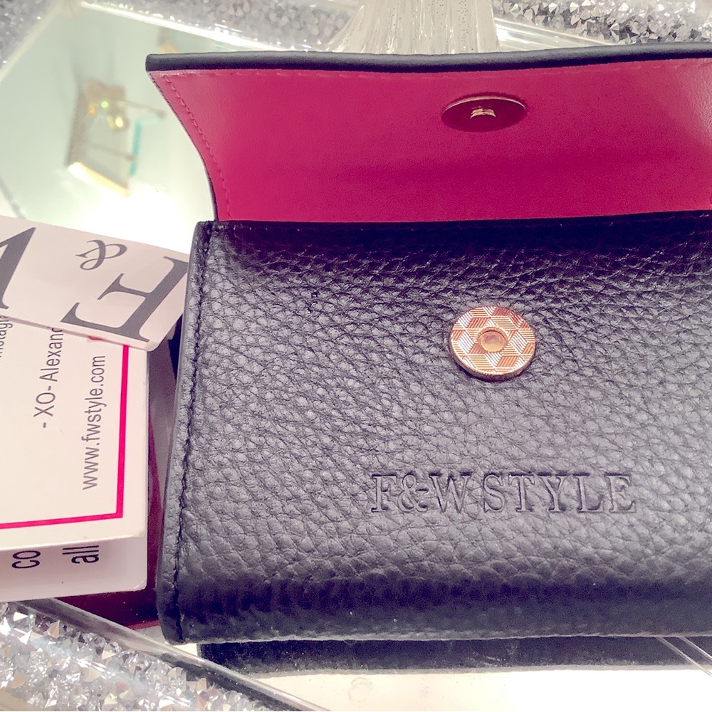 Beautiful designer leather wallet credit card case